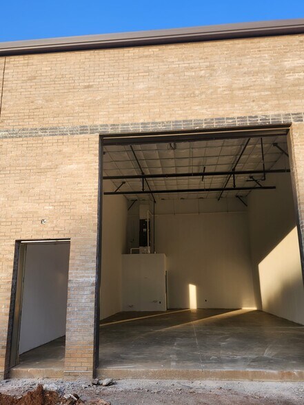 More Photos Of 2550 Atlanta Highway Hwy, Cumming Light Manufacturing For Lease