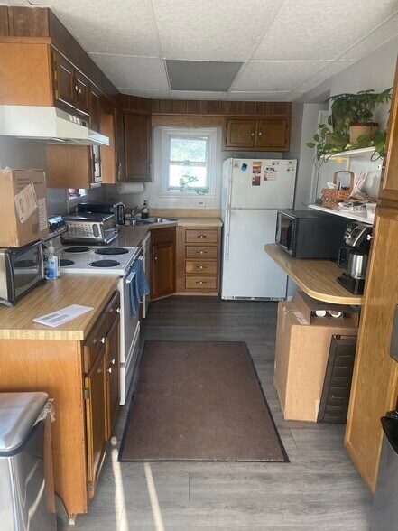 More Photos Of 1112 Middle River Rd, Middle River Industrial For Lease