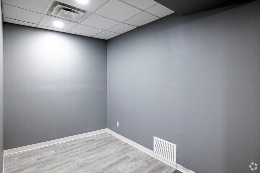 More Photos Of 315 Walt Whitman Rd, Huntington Station Office For Lease