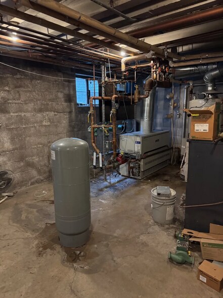 More Photos Of 89 E Genesee St, Auburn Flex For Sale