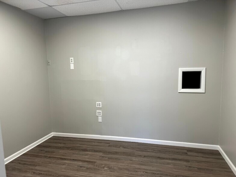 More Photos Of 4805-4825 Salem Ave, Dayton Unknown For Lease