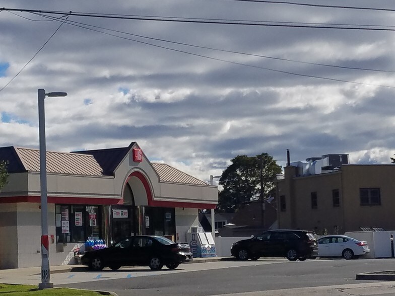 More Photos Of 34 Hempstead Tpke, Farmingdale General Retail For Sale