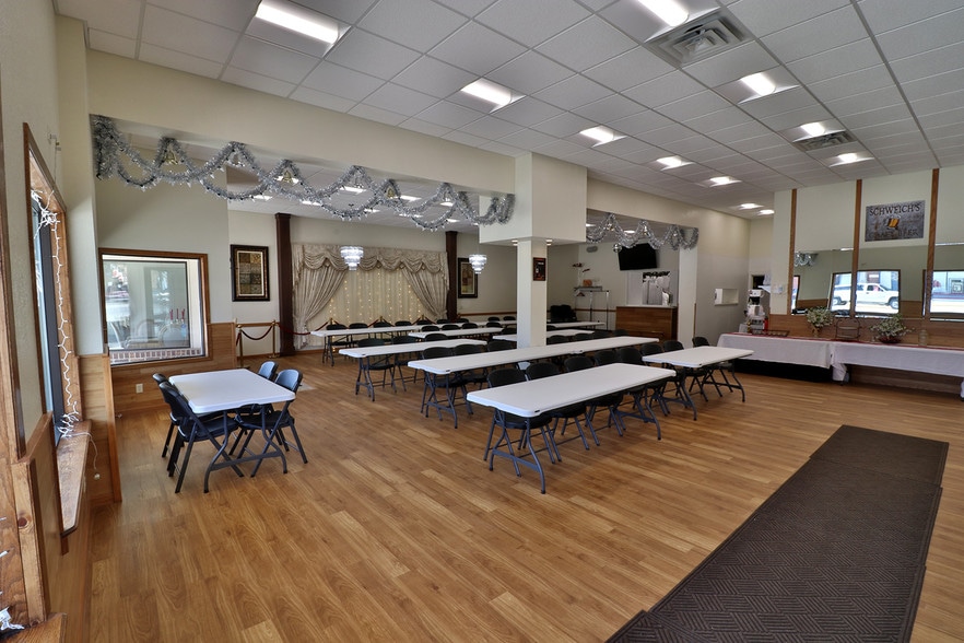 More Photos Of 620 2nd St, Kenyon Storefront For Sale