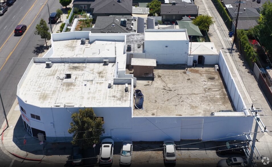 More Photos Of 10520 Magnolia Blvd, North Hollywood Office For Sale