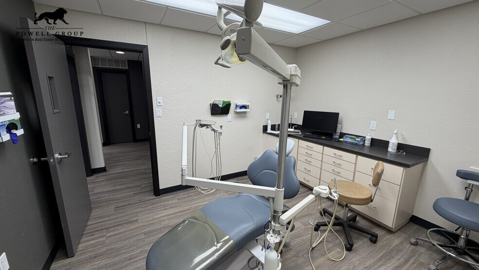 More Photos Of 2615 W 24th St, Plainview Medical For Sale