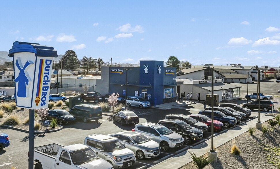 Primary Photo Of 1475 S Valley Dr, Las Cruces Fast Food For Sale