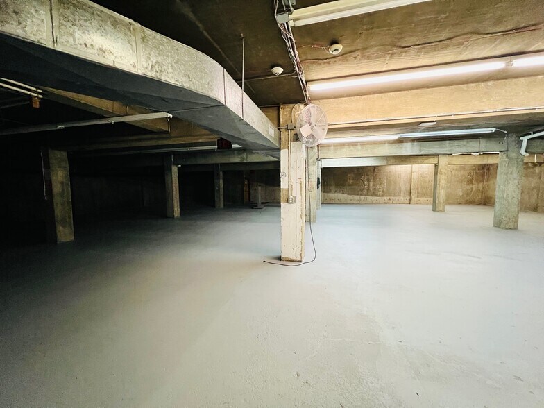 More Photos Of 183 S Broadway, Hicksville Office For Lease