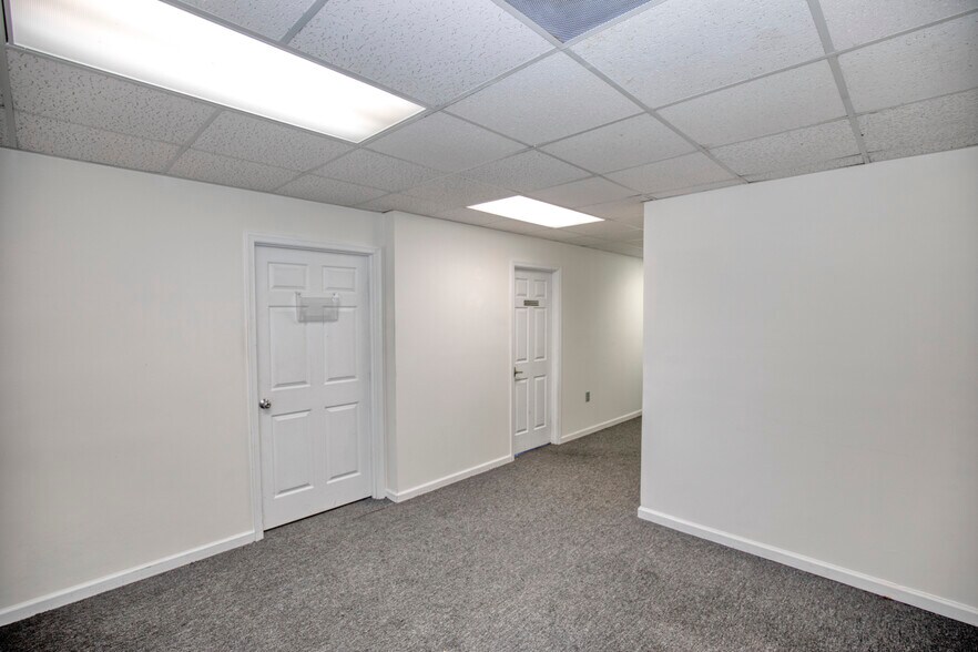 More Photos Of 7151 Richmond Rd, Williamsburg Medical For Lease