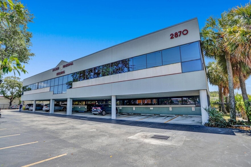 More Photos Of 2870 Stirling Rd, Hollywood Light Distribution For Sale