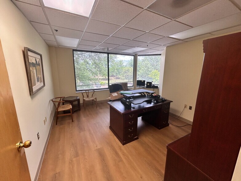 More Photos Of 7350 Van Dusen Rd, Laurel Medical For Lease