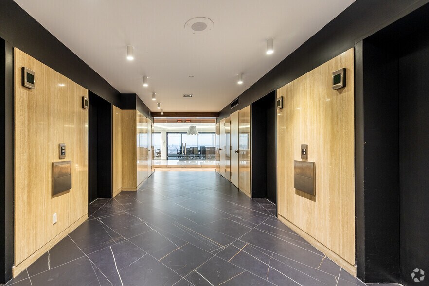 More Photos Of 3400 Boul De Maisonneuve O, Montréal Unknown For Lease