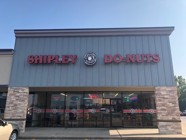 More Photos Of 1701 Fairway Dr, Alvin Freestanding For Lease