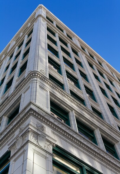 More Photos Of 1425 4th Ave, Seattle Office For Lease