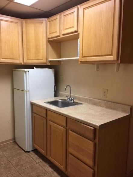 More Photos Of 1866 Main St, Baker Office For Sale