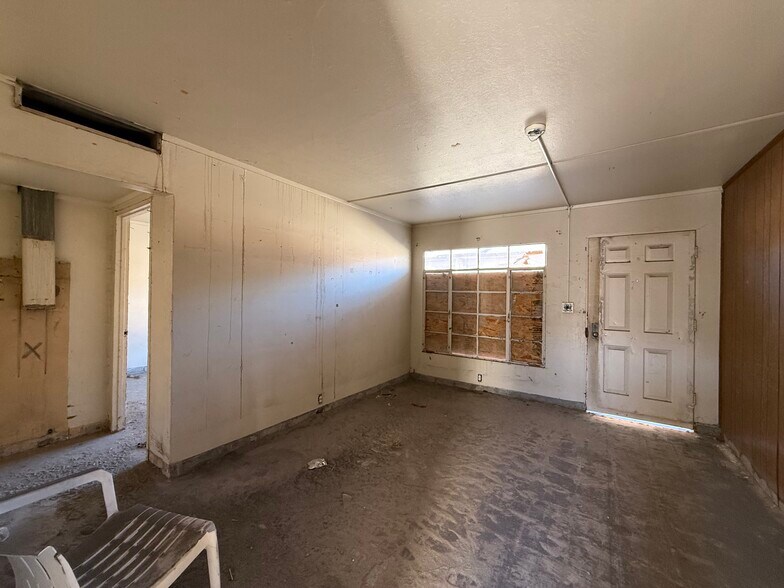 More Photos Of 83298-83420 Argus Ave, Trona Apartments For Sale