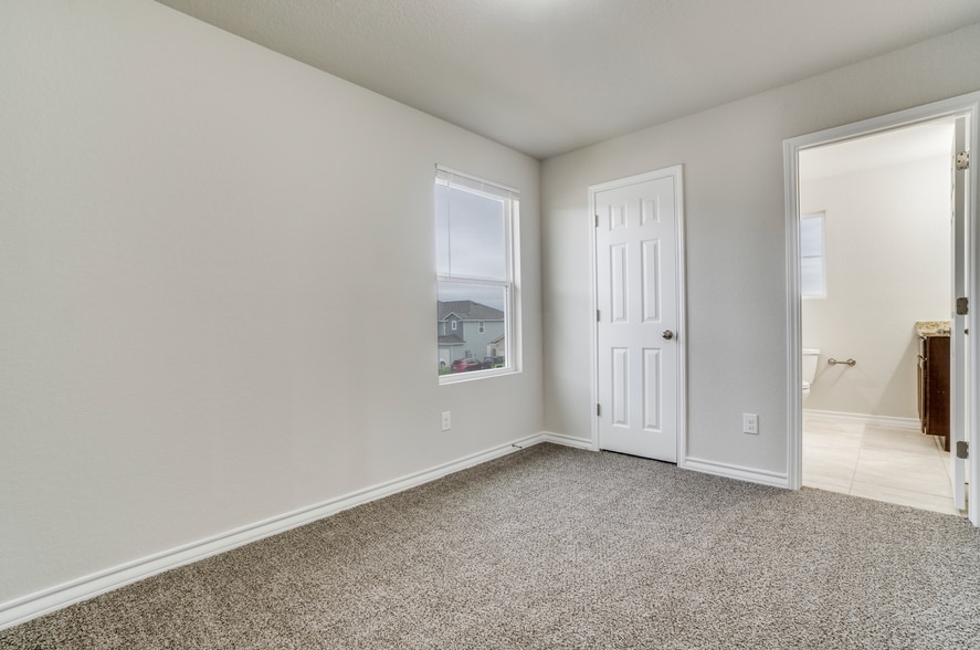 More Photos Of 16910 Dancing Ava, Selma Multifamily For Sale