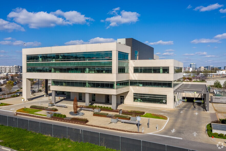 More Photos Of 8 City Blvd, Nashville Office For Lease