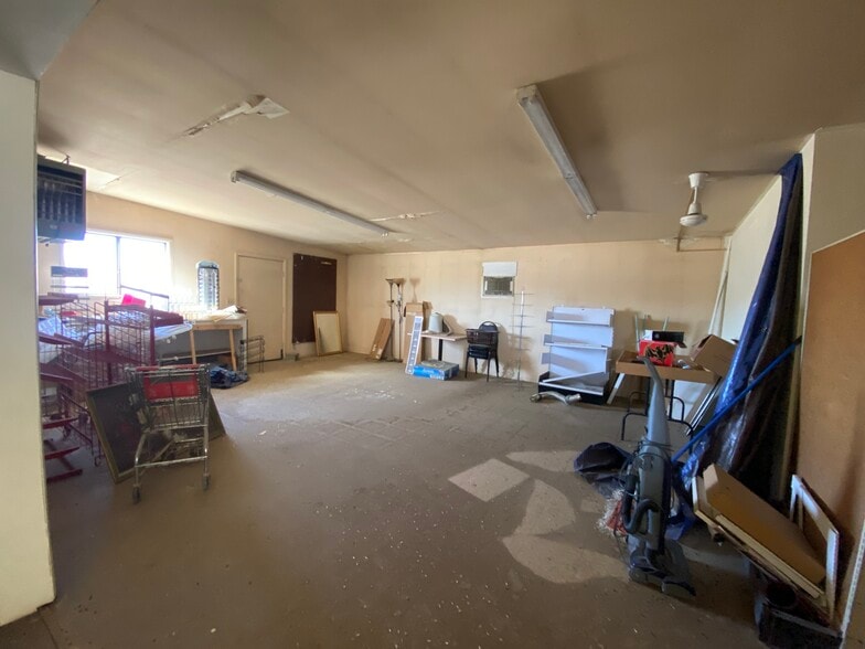 More Photos Of 25 Fremont St, Lysite General Retail For Sale