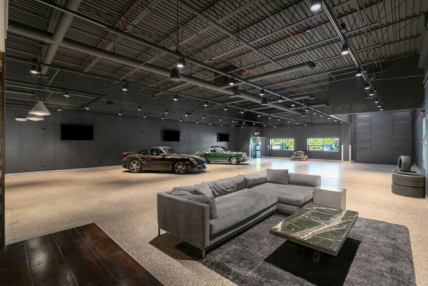 More Photos Of 1180-1198 Heather Dr, Lake Zurich Warehouse For Sale