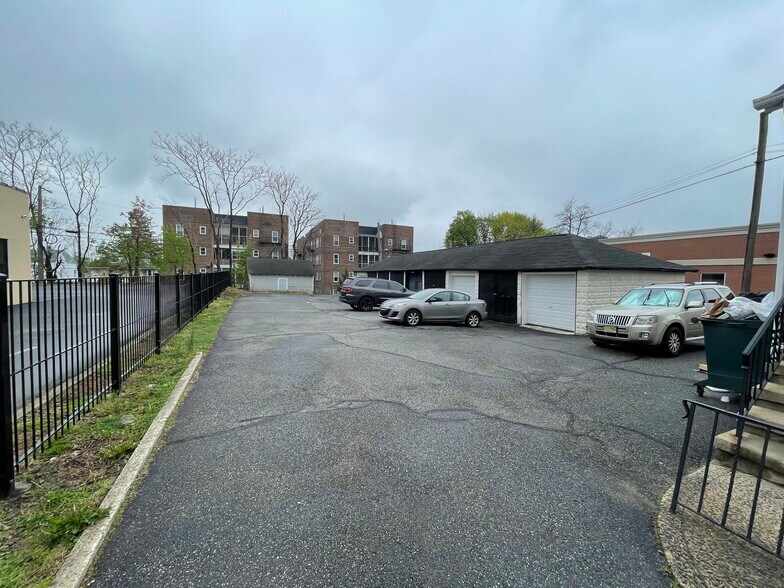 More Photos Of 25 N Fullerton Ave, Montclair Office Residential For Lease