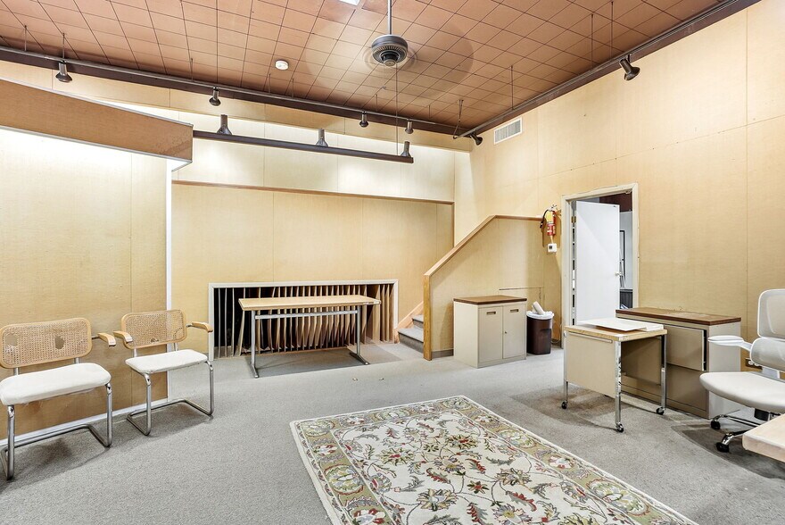 More Photos Of 1157 Pleasantville Rd, Briarcliff Manor Storefront For Sale