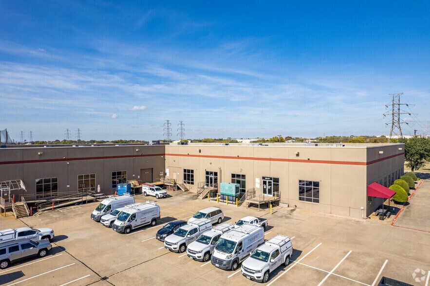 More Photos Of 2304 Tarpley Rd, Carrollton Light Distribution For Lease