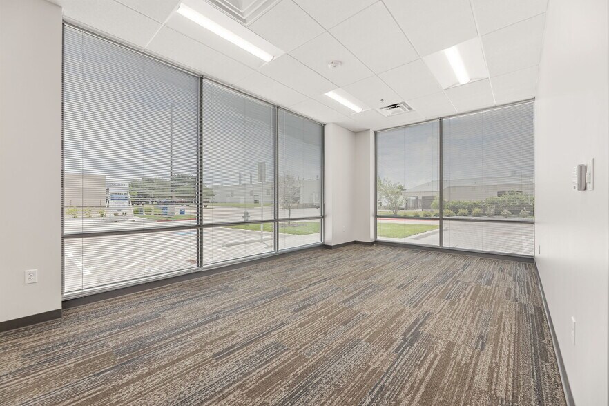 More Photos Of 3301 Enterprise Dr, Rowlett Warehouse For Sale