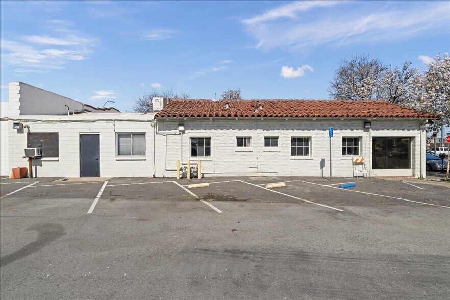 More Photos Of 935-965 Brewster Ave, Redwood City Storefront Retail Office For Lease