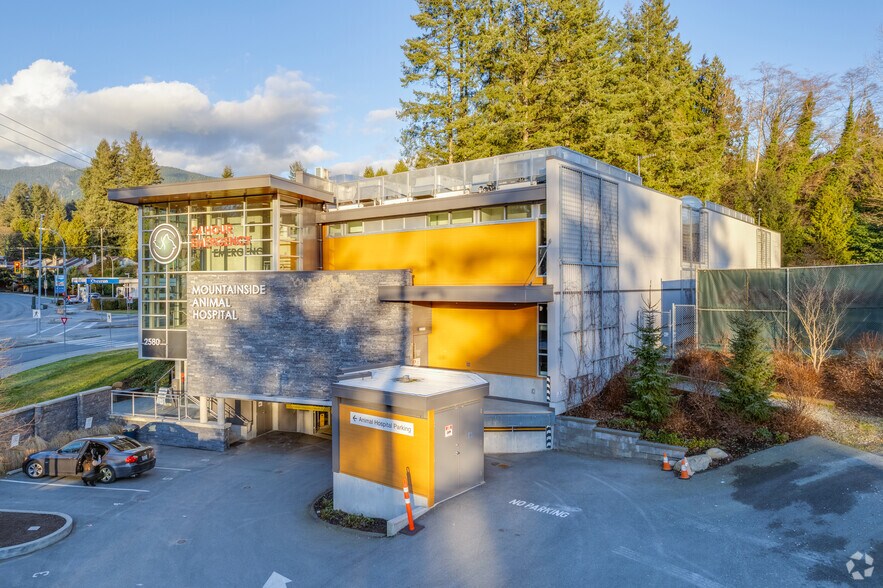 Primary Photo Of 2580 Capilano Rd, North Vancouver Veterinarian Kennel For Lease