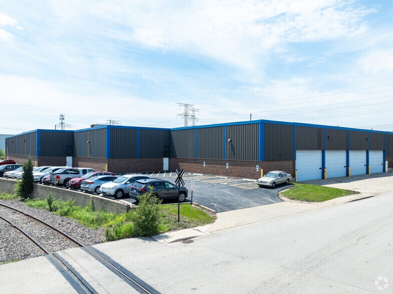 Primary Photo Of 1845 Tonne Rd, Elk Grove Village Manufacturing For Lease