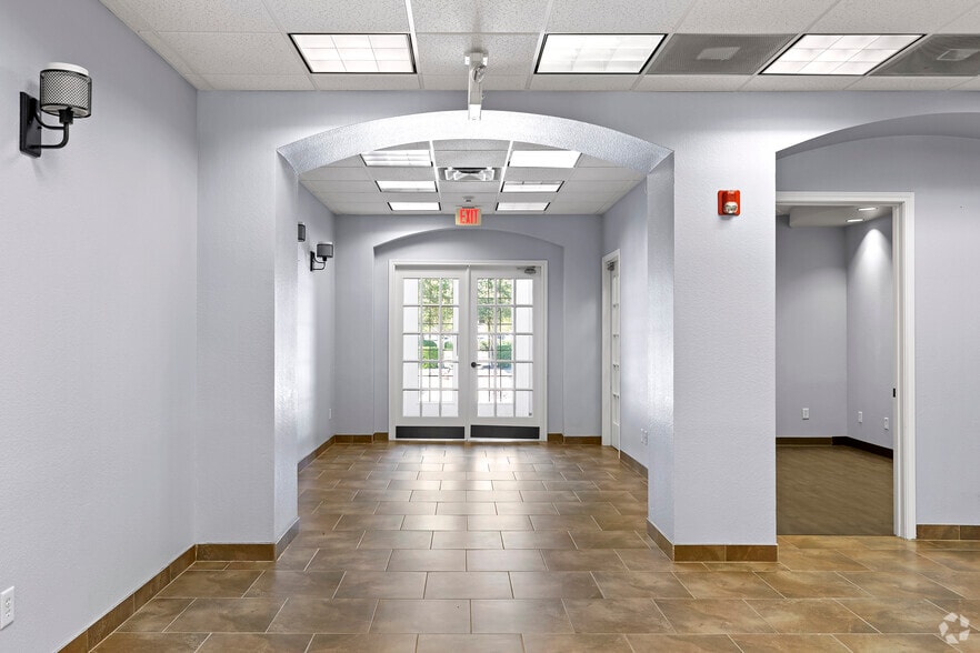 More Photos Of 5407 Basswood Blvd, Fort Worth Medical For Lease