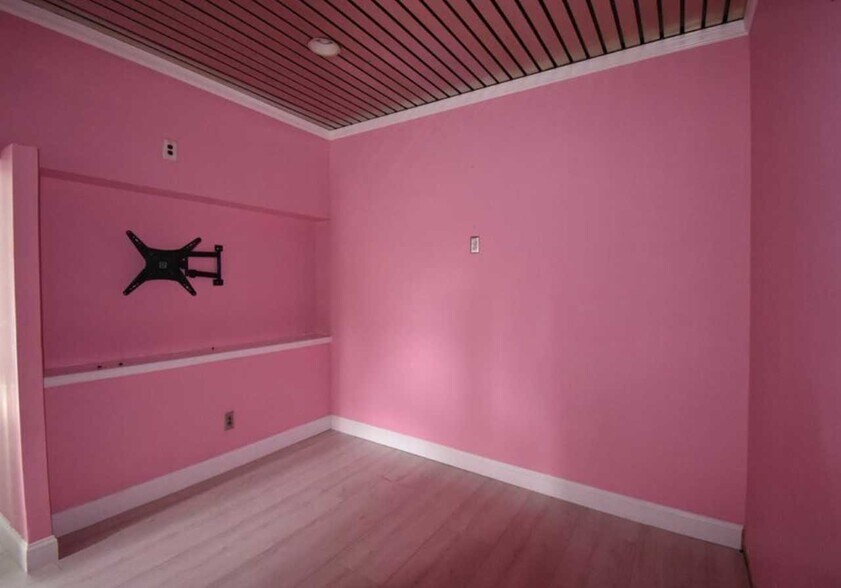 More Photos Of 317 Union Ave, Holbrook Freestanding For Sale