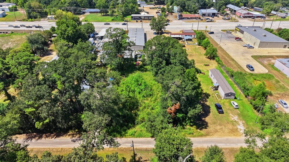 More Photos Of 12210 Highway 105 E, Conroe Warehouse For Lease