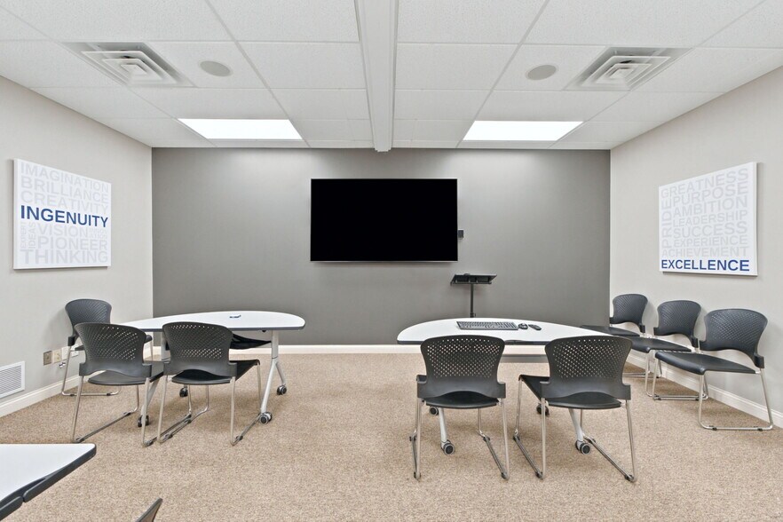 More Photos Of 9109 Stellhorn Crossing Blvd, Fort Wayne Office For Lease