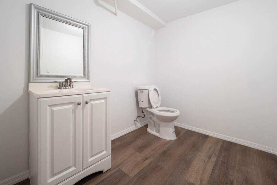 More Photos Of 1047 Broad St, Paulsboro Unknown For Lease