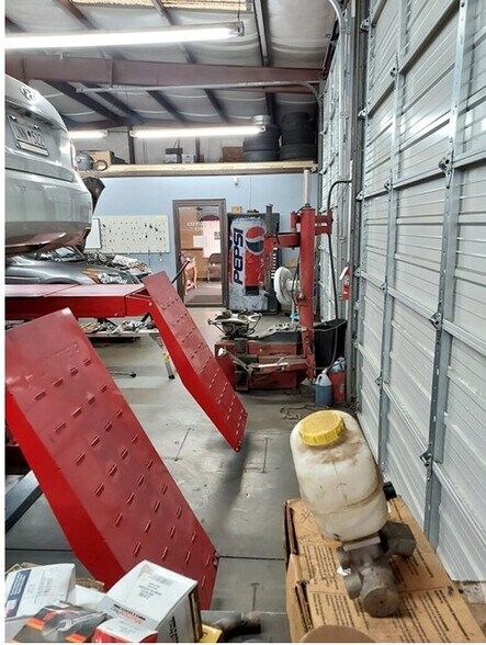 More Photos Of 301 N Logan St, Gaffney Auto Repair For Sale