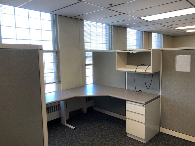 More Photos Of 2830 Cleveland Ave NW, Canton Warehouse For Lease