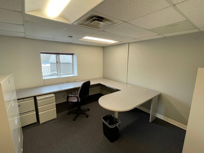More Photos Of 249 Western Ave, Augusta Office For Sale