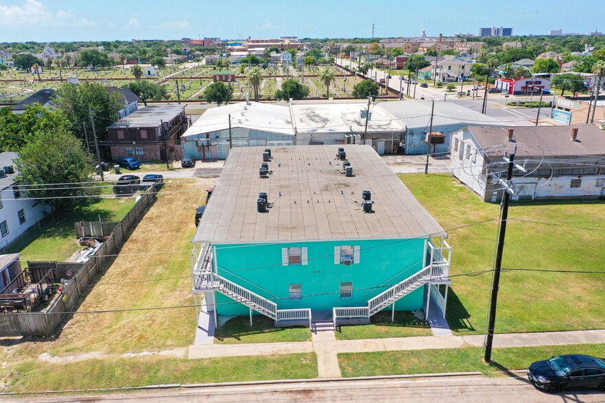 More Photos Of 4217 Sealy St, Galveston Apartments For Sale