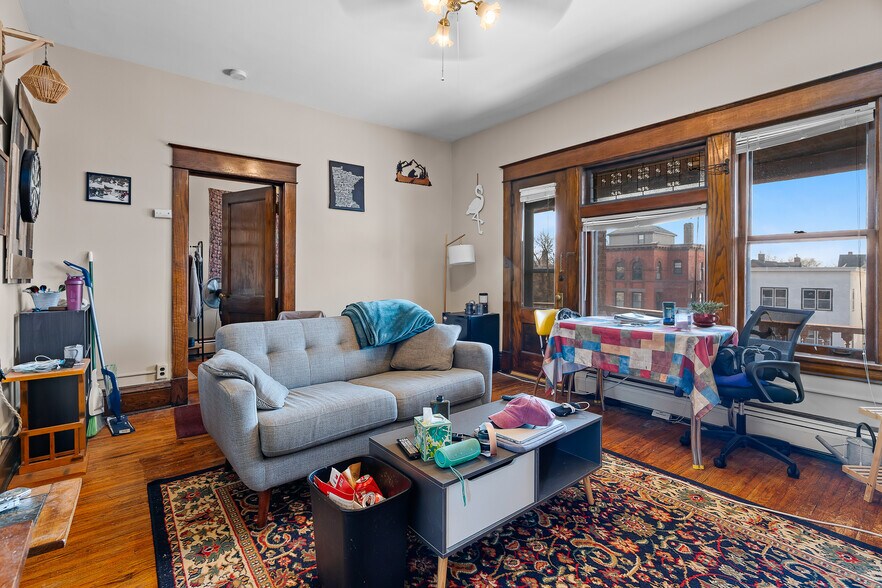 More Photos Of 583 Holly Ave, Saint Paul Apartments For Sale