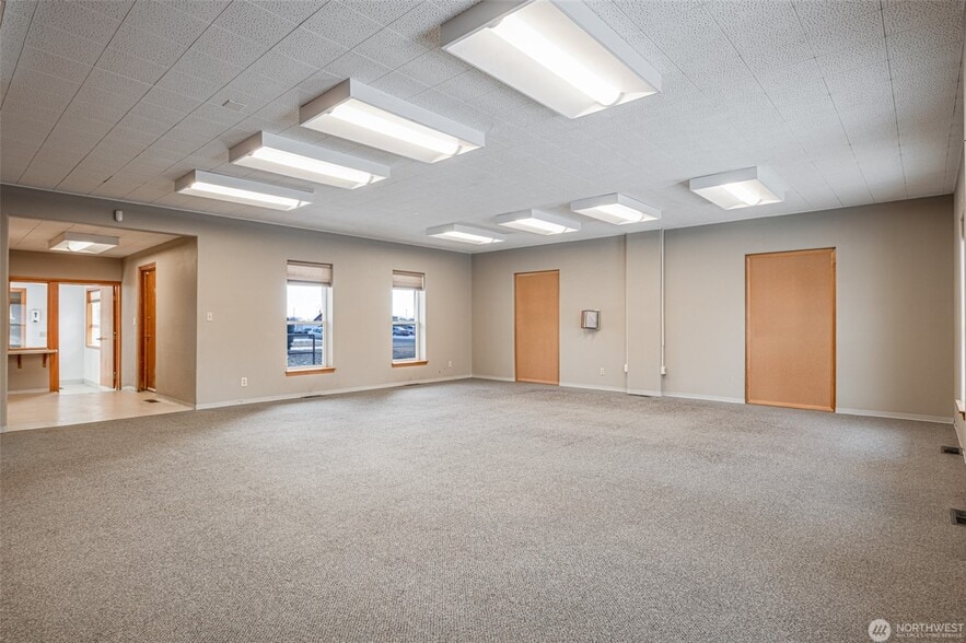 More Photos Of 119 J St SW, Quincy Office For Sale