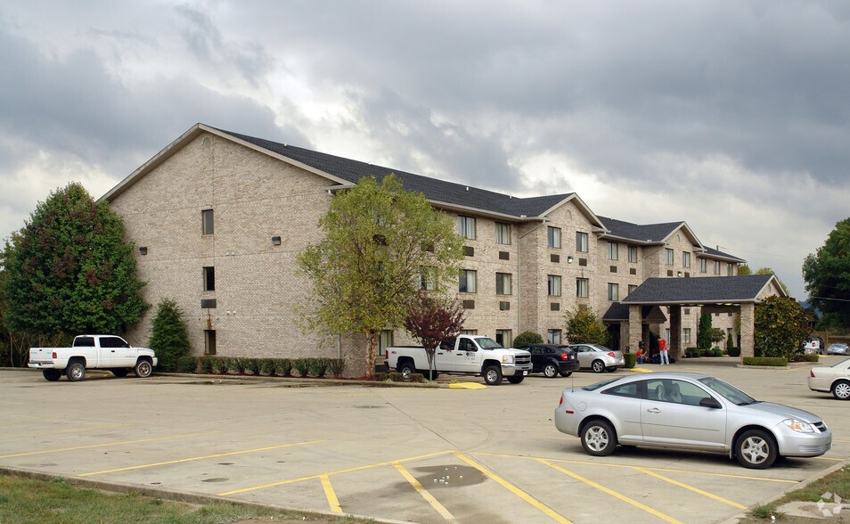 More Photos Of 6000 Crider Dr, Catlettsburg Hotel For Sale