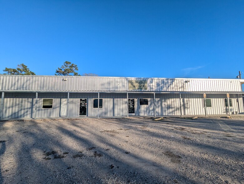 More Photos Of 660 Highway 105 E, Sour Lake General Retail For Lease