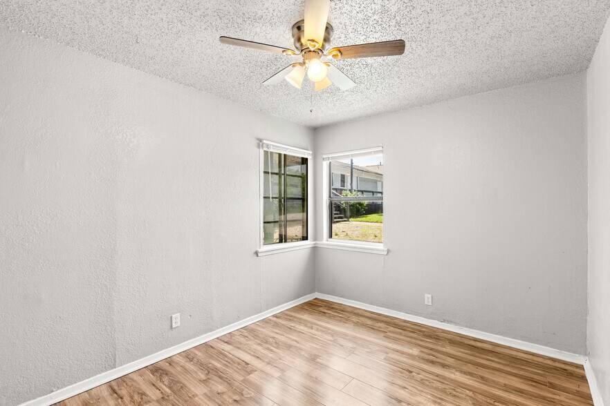 More Photos Of 2216 Marilyn St, Weatherford Apartments For Sale