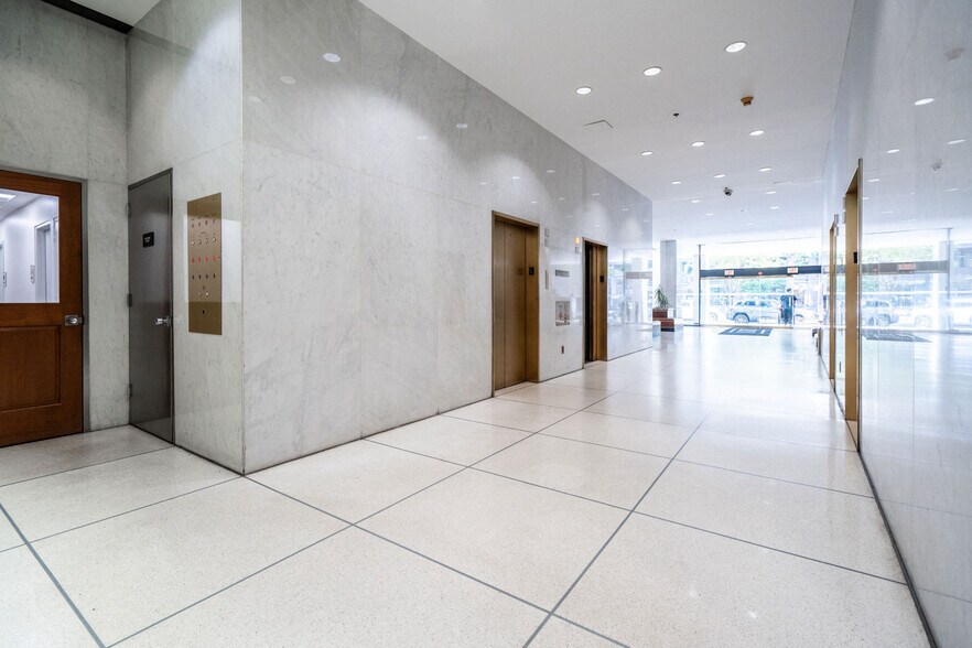 More Photos Of 2021 K St NW, Washington Medical For Lease