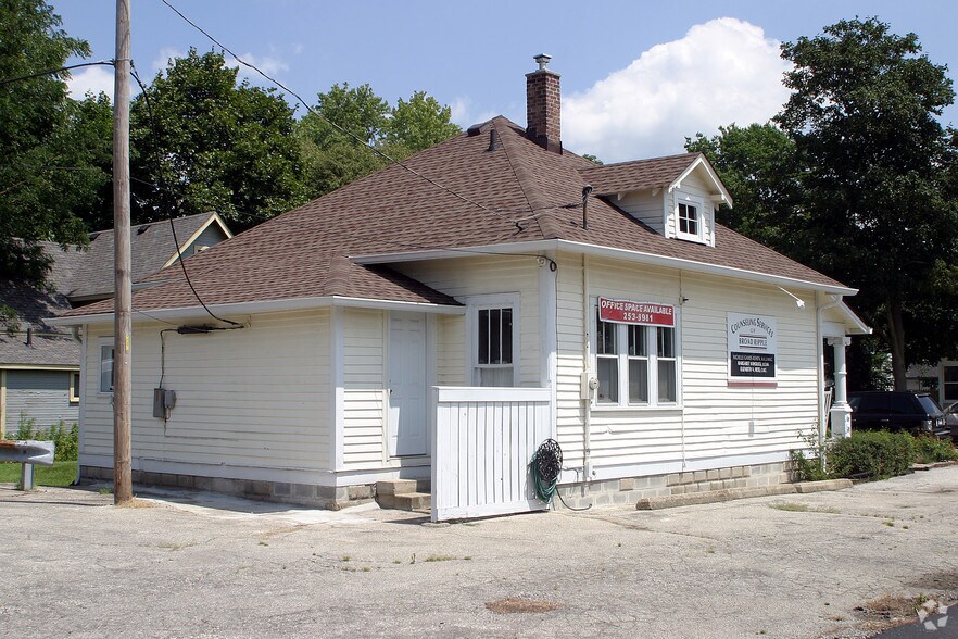 More Photos Of 6408 N Carrollton Ave, Indianapolis Office For Sale