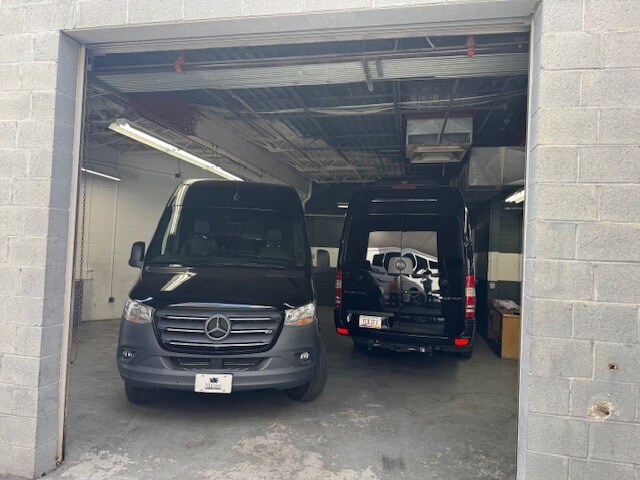 More Photos Of 811 N Scottsdale Rd, Scottsdale Auto Dealership For Lease