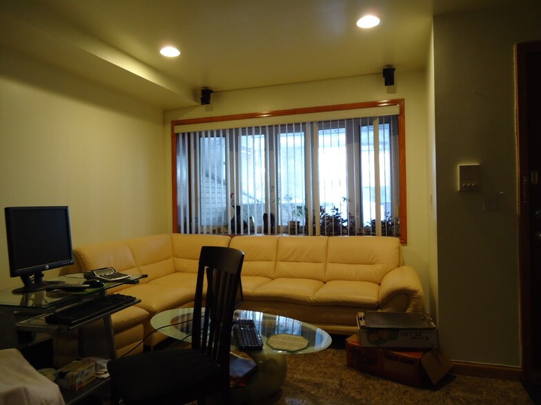 More Photos Of 132-38 &-13244 41st Ave, Flushing Apartments For Sale