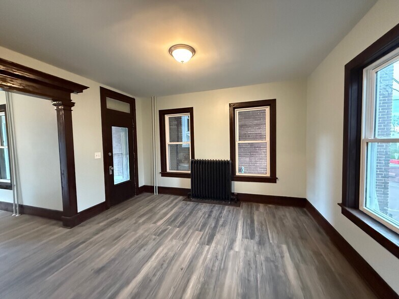 More Photos Of 9 W Chestnut St, Souderton Apartments For Sale