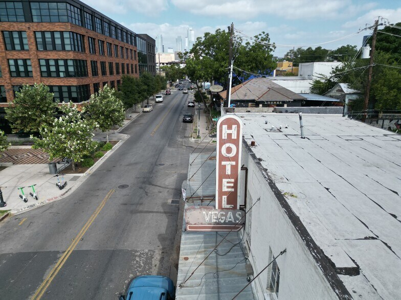 More Photos Of 1500 E 6th St, Austin Storefront Retail Residential For Sale